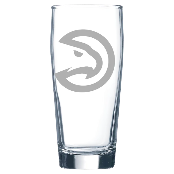 Atlanta Hawks Polar Camel 16 oz. Willi Becher Beer Glass