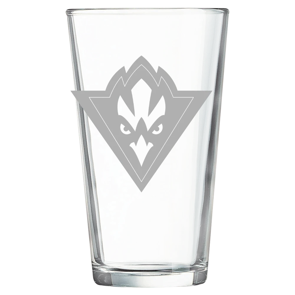 University of North Carolina Wilmington Polar Camel 16 oz. Pint Mixing Glass