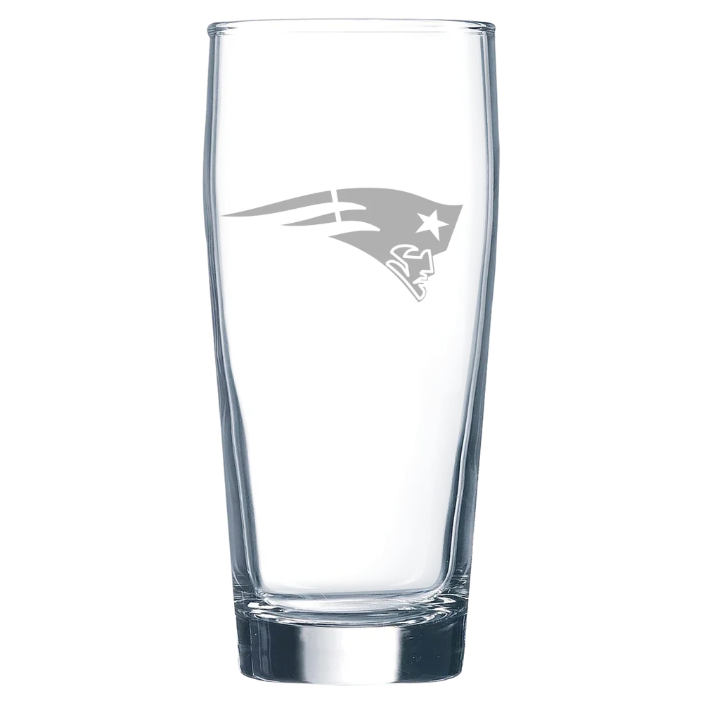 New England Patriots Polar Camel 16 oz. Willi Becher Beer Glass
